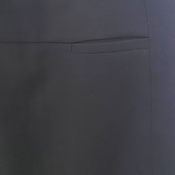 LOFT Black Mini-Skirt, 2 Pockets on the Front, Size 10 - Picture 6 of 10